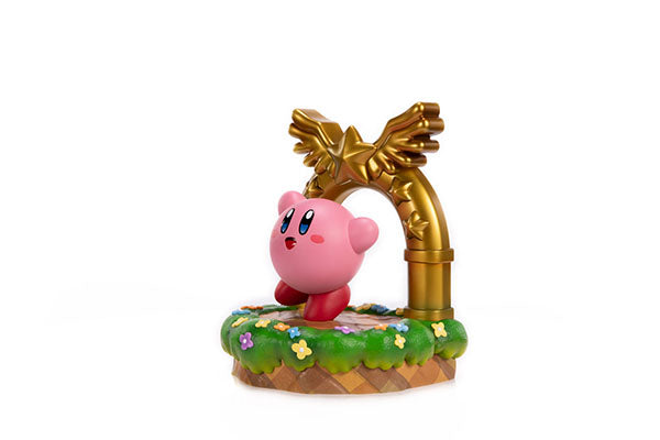 Kirby and The Goal Door PVC Statue (Standard Edition)